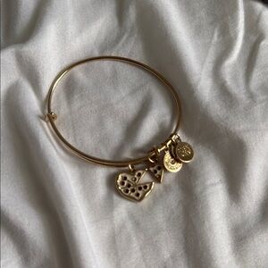 Gold Pizza Heart Charm Bracelet